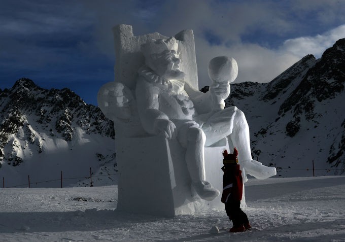 Ischgl sneeuwsculptuur