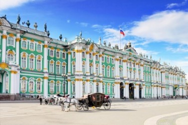 ‘Het Venetië van het Noorden’, zo wordt het mooie Sint Petersburg met haar grachten wel genoemd. [themify_button style="yellow" link="/reizen/stedentrip-st-petersburg/" text="#151515" ]Meer informatie[/themify_button]