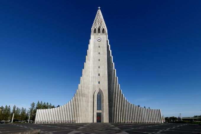 Voorkant HALLGRIMSKIRKJA -Tickets en tours Reykjavik